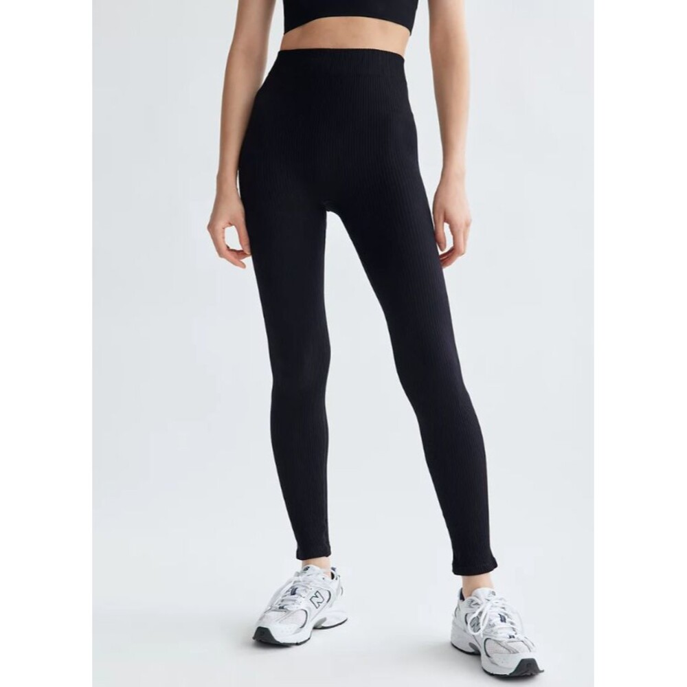 The Group Babaton Balsam Seamless Rib Legging in Black Size SMALL